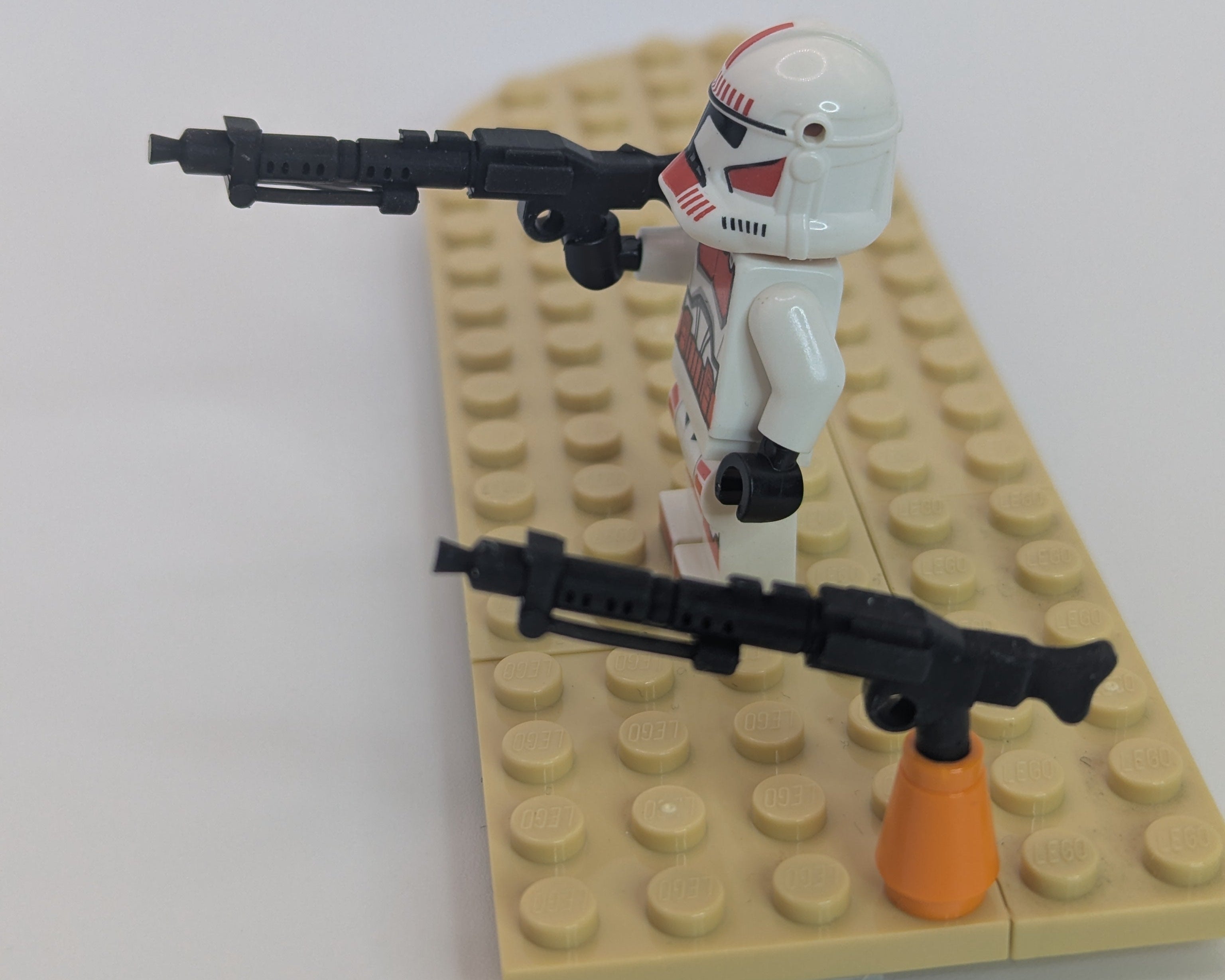 DLT‑19 Heavy Blaster Rifle – Minifigure‑Scale Custom Weapon
