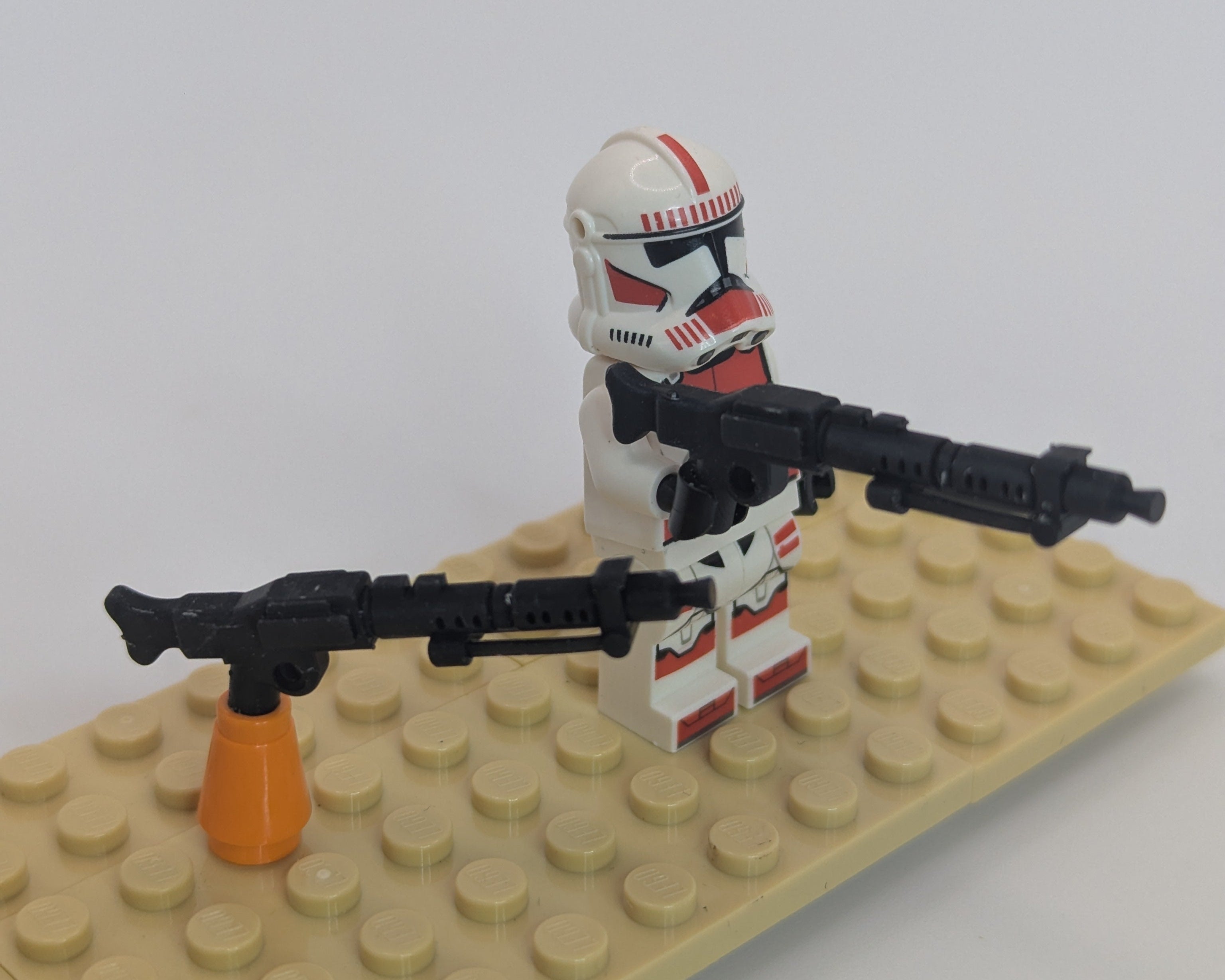 DLT‑19 Heavy Blaster Rifle – Minifigure‑Scale Custom Weapon